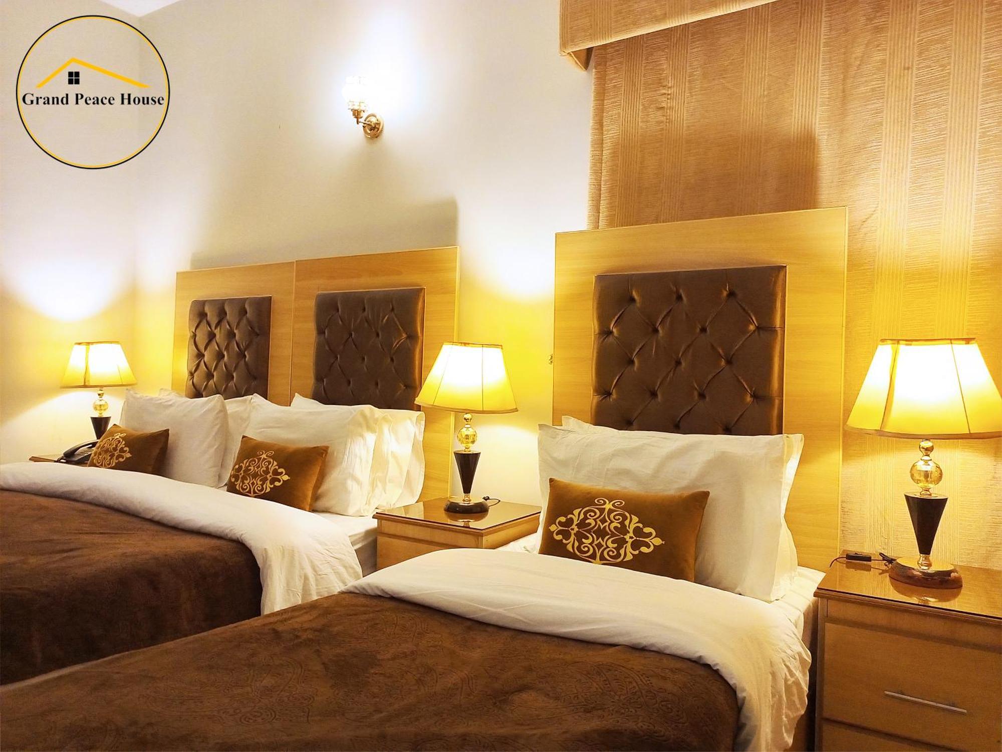 イスラマバード Grand Peace House I Bed & Breakfast エクステリア 写真