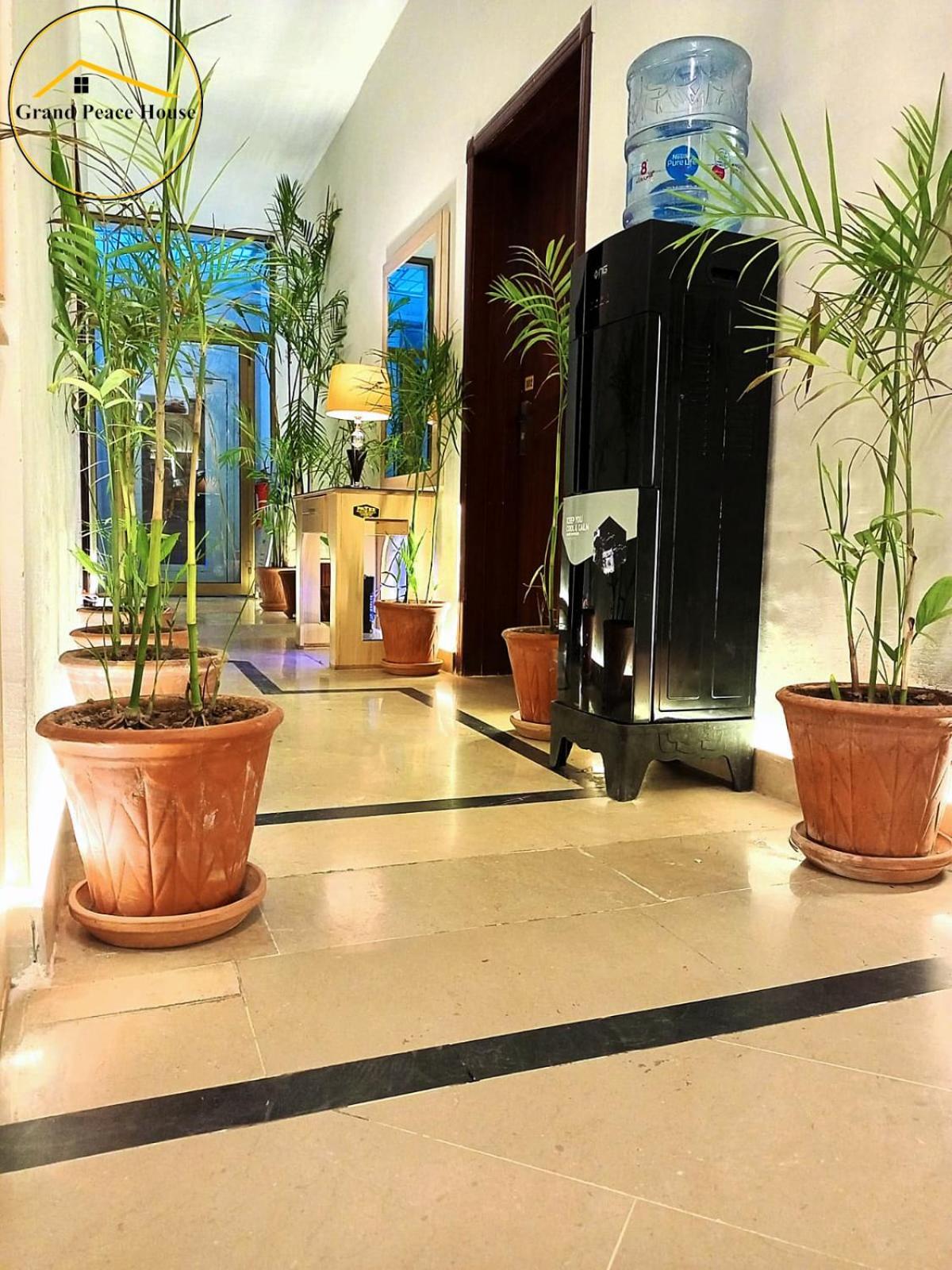 イスラマバード Grand Peace House I Bed & Breakfast エクステリア 写真