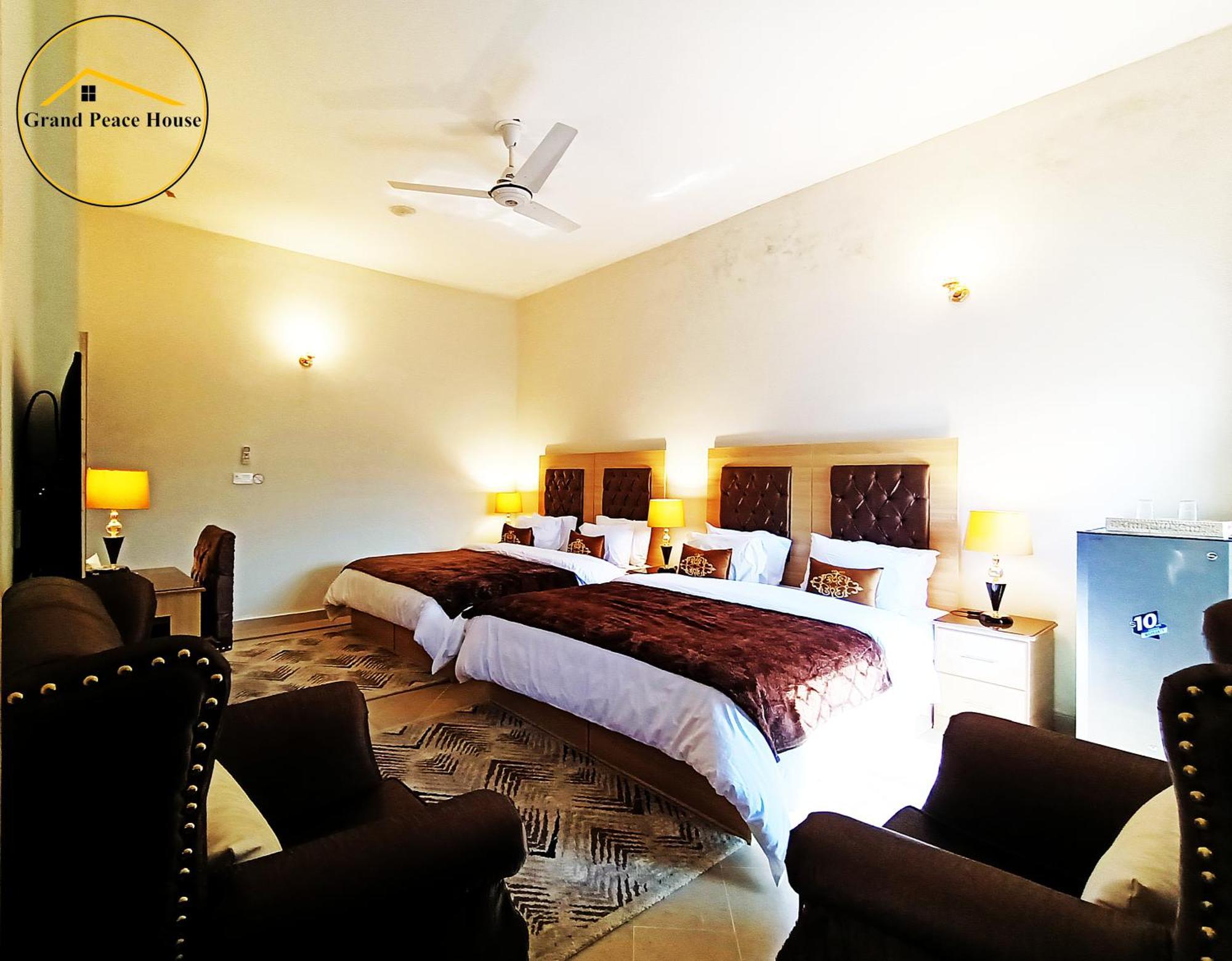 イスラマバード Grand Peace House I Bed & Breakfast エクステリア 写真