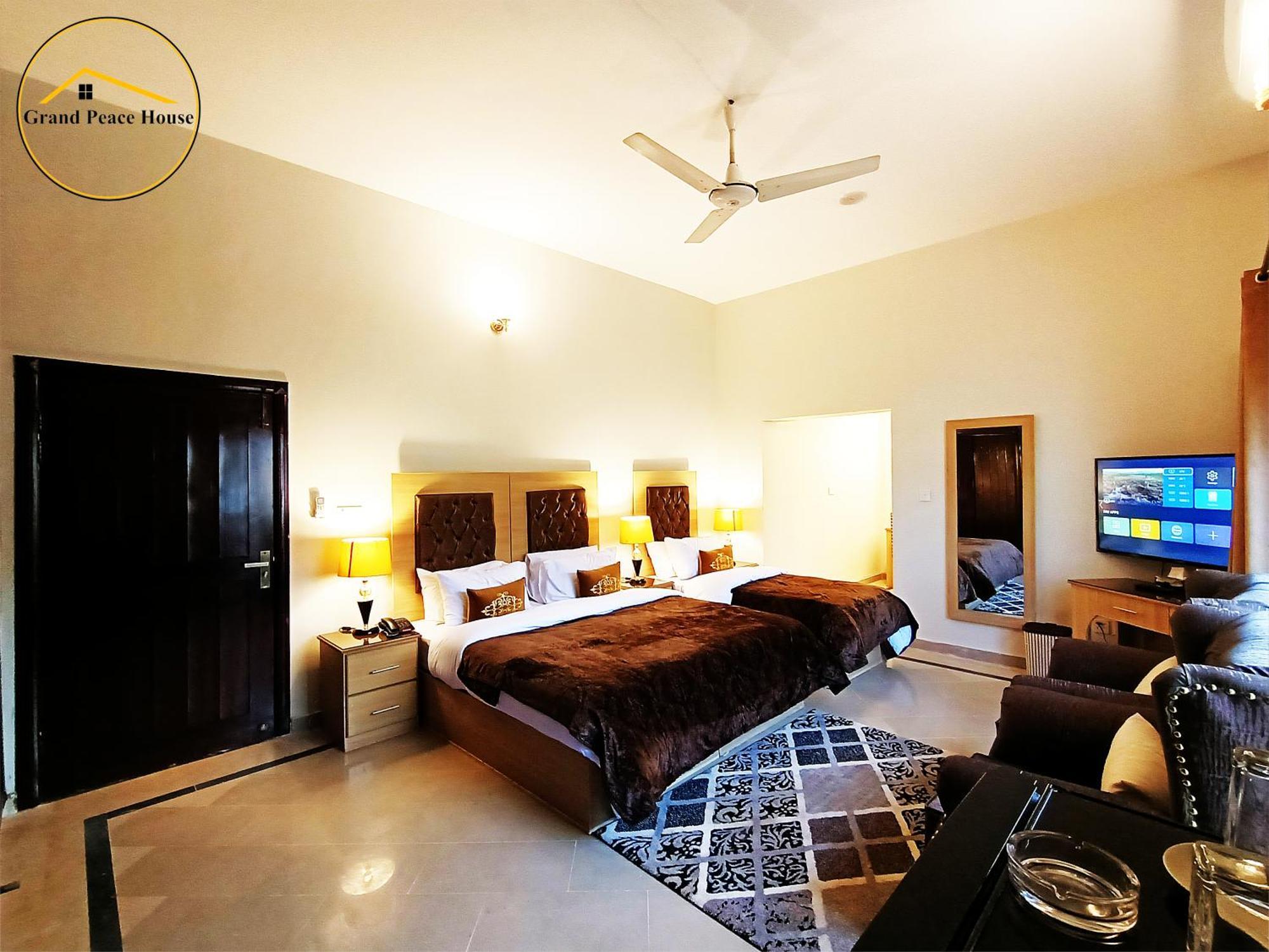 イスラマバード Grand Peace House I Bed & Breakfast エクステリア 写真