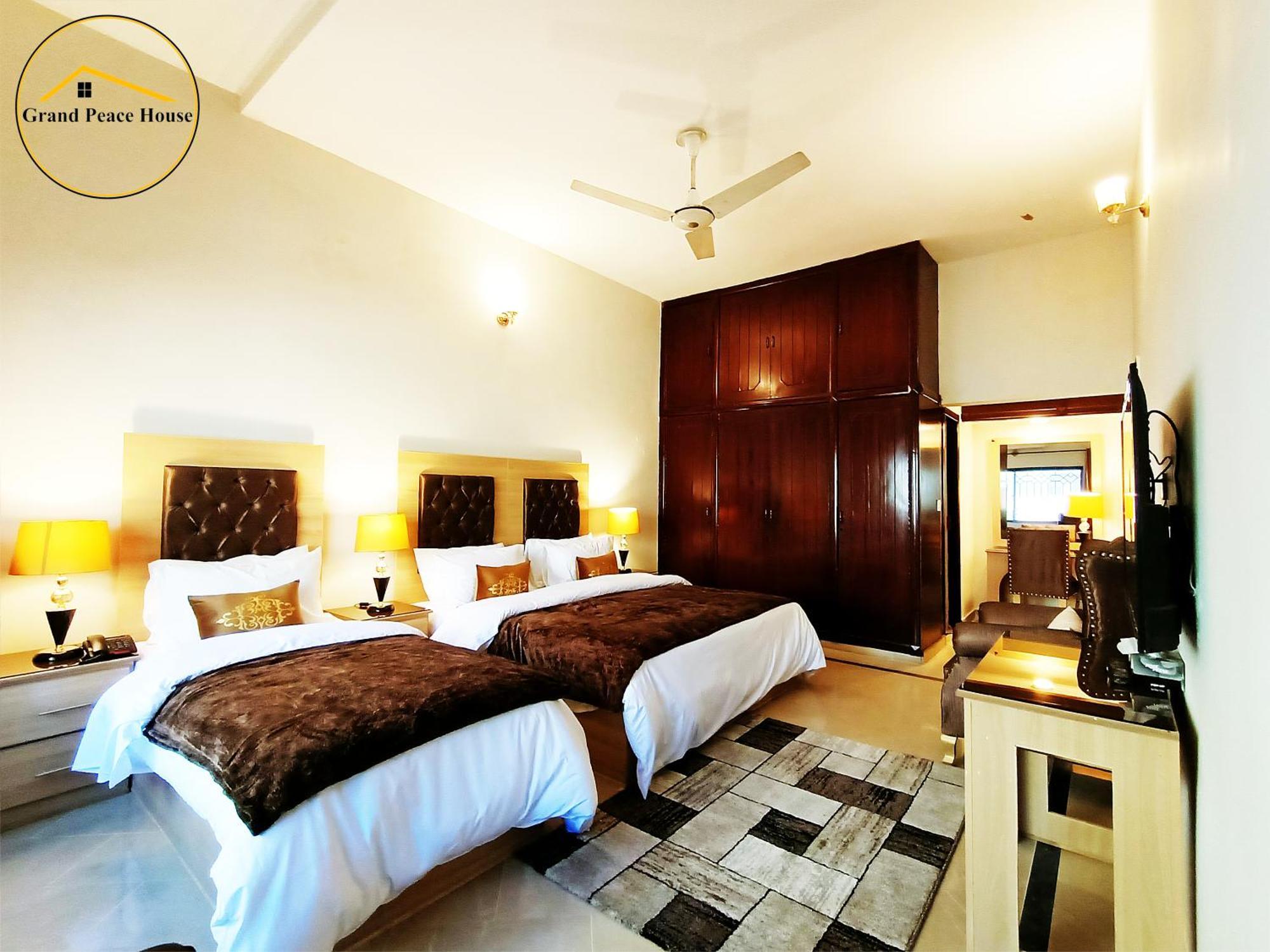 イスラマバード Grand Peace House I Bed & Breakfast エクステリア 写真