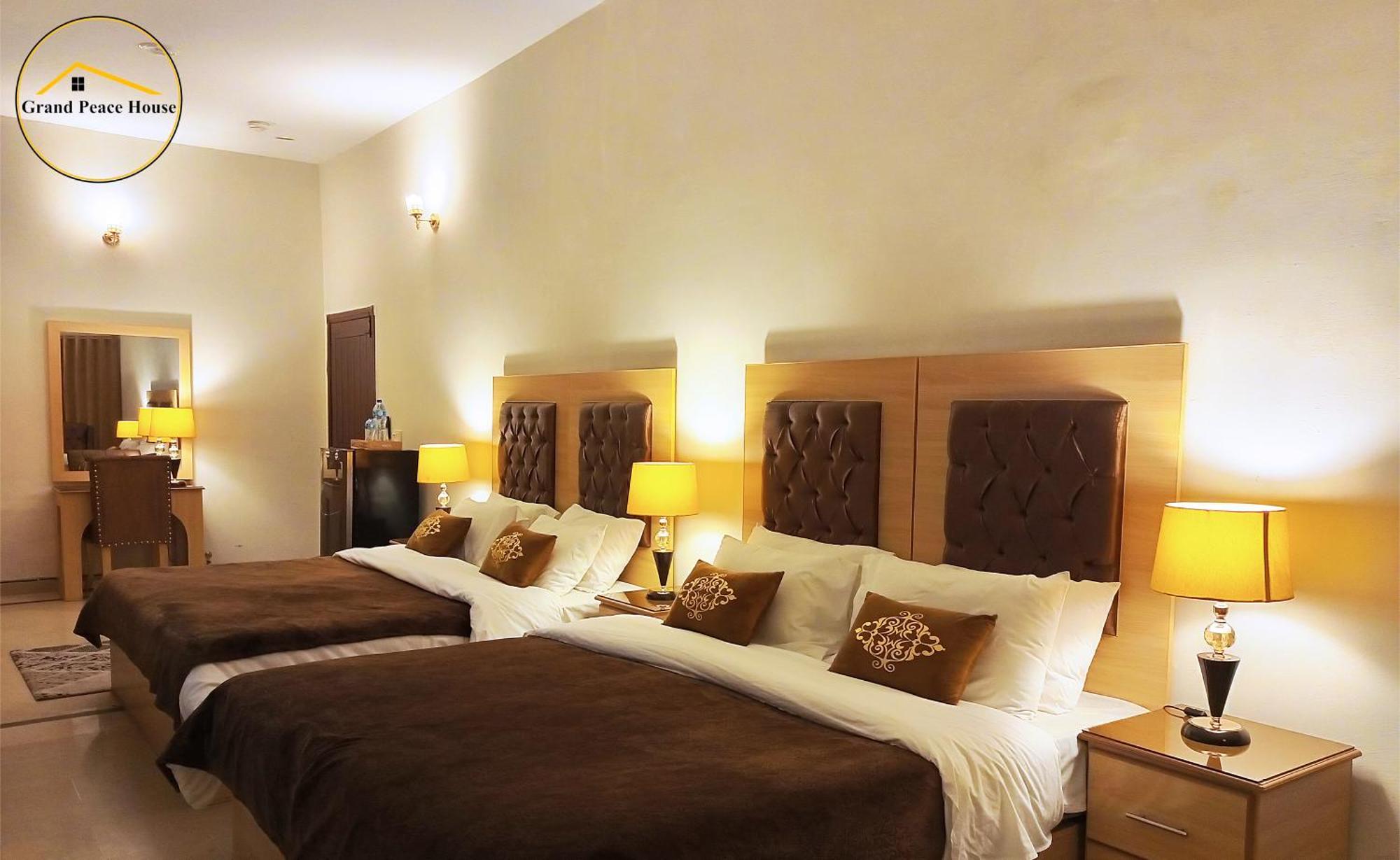 イスラマバード Grand Peace House I Bed & Breakfast エクステリア 写真
