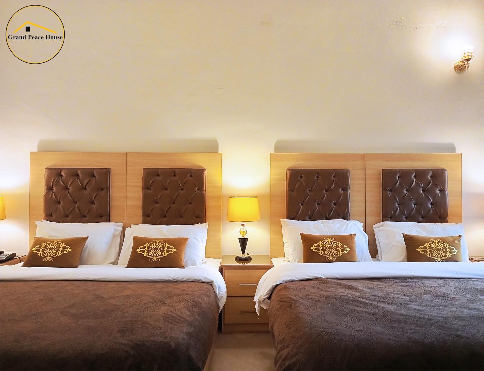 イスラマバード Grand Peace House I Bed & Breakfast エクステリア 写真