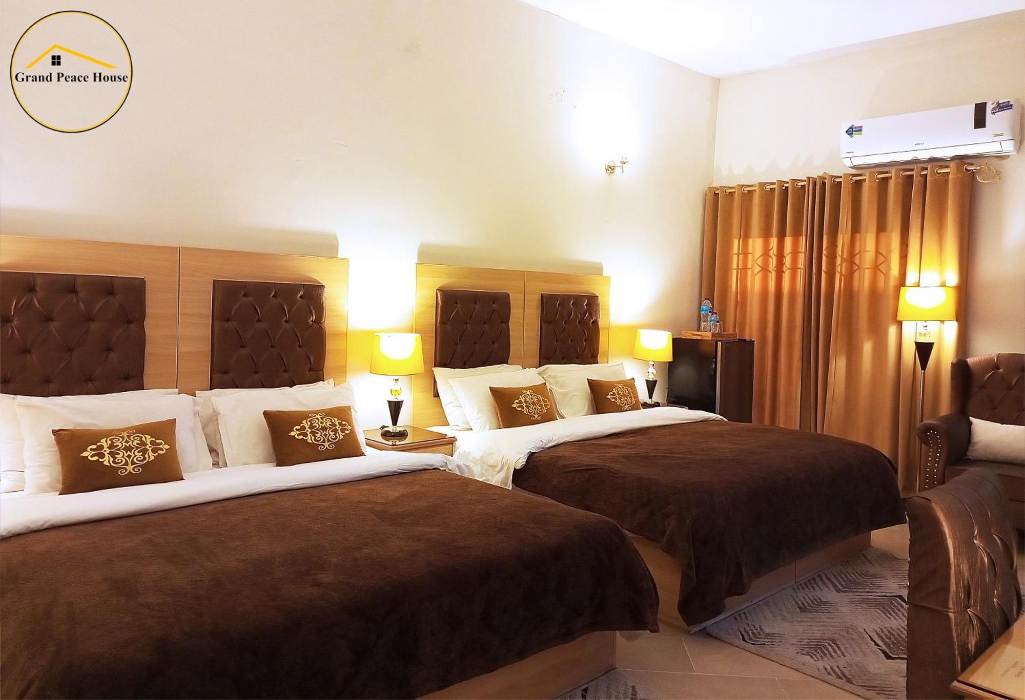 イスラマバード Grand Peace House I Bed & Breakfast エクステリア 写真