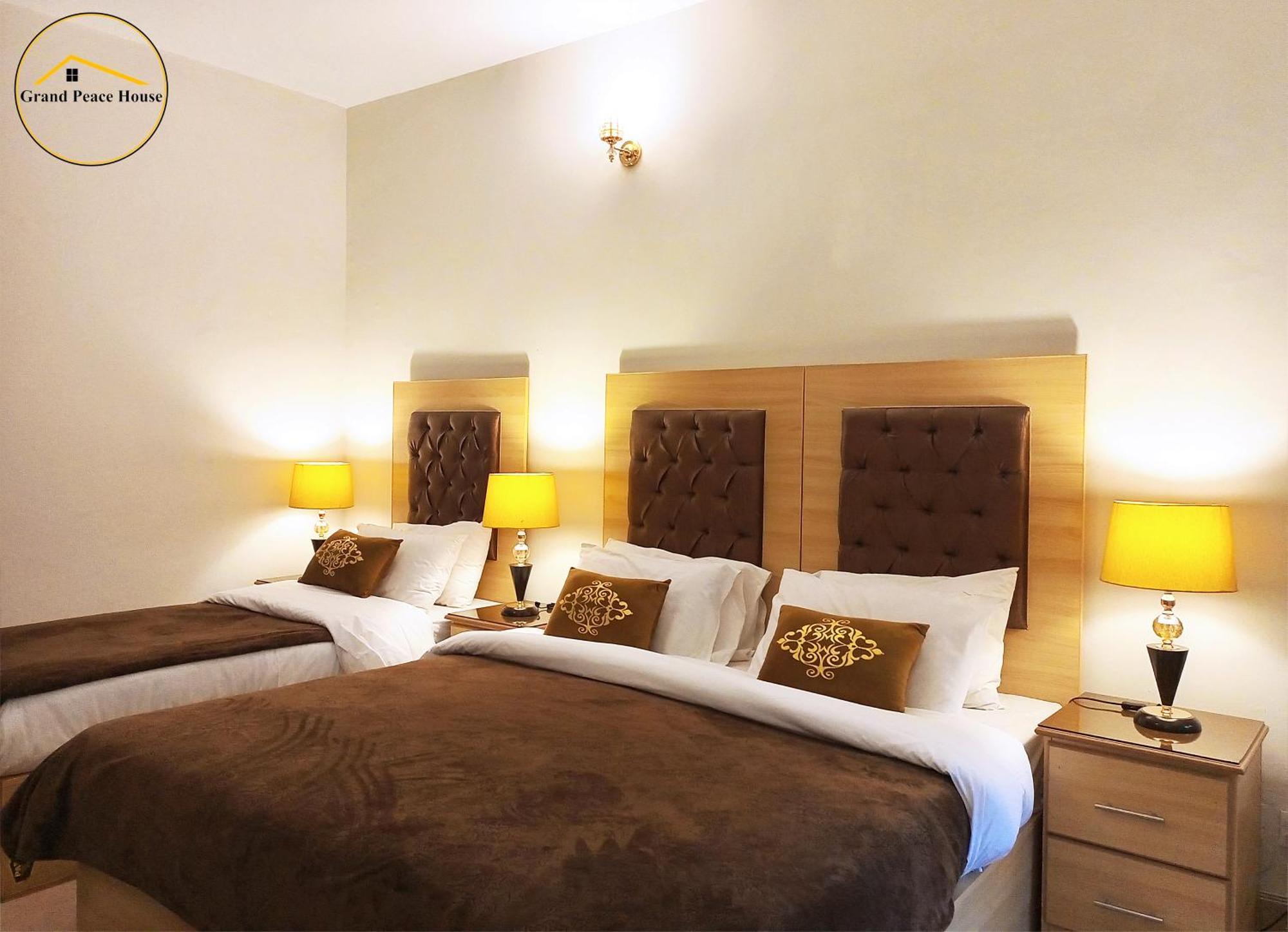 イスラマバード Grand Peace House I Bed & Breakfast エクステリア 写真