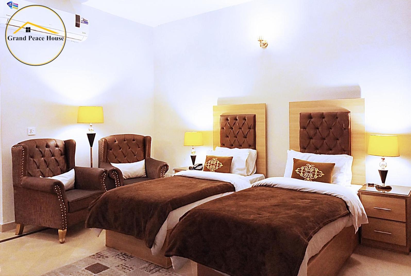 イスラマバード Grand Peace House I Bed & Breakfast エクステリア 写真